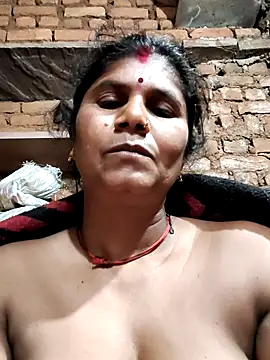 Snapshot of Hot_di97 chatting on February 8, 10:46 pm Hot di97 online show from February 8, 10:46 pm