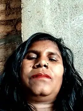 Snapshot of Hot_di97 chatting on February 17, 7:49 am Hot di97 online show from February 17, 7:49 am