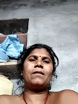 Hot di97 online show from May 5, 8:00 am