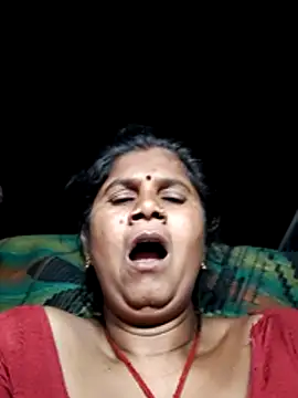 Snapshot of Hot_di97 chatting on June 20, 2:42 pm Hot di97 online show from June 20, 2:42 pm