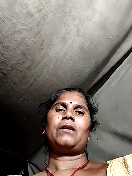 Snapshot of Hot_di97 chatting on July 21, 2:52 pm Hot di97 online show from July 21, 2:52 pm