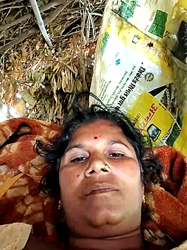 Snapshot of Hot_di97 chatting on July 25, 2:31 am Hot di97 online show from July 25, 2:31 am