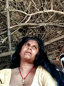 Snapshot of Hot_di97 chatting on August 2, 4:33 am Hot di97 online show from August 2, 4:33 am