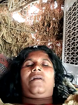 Snapshot of Hot_di97 chatting on August 4, 2:37 am Hot di97 online show from August 4, 2:37 am