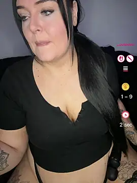 Snapshot of Miss_CurvesXXX chatting on May 3, 9:10 pm Miss CurvesXXX online show from May 3, 9:10 pm