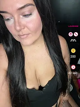 Snapshot of Miss_CurvesXXX chatting on May 21, 3:19 pm Miss CurvesXXX online show from May 21, 3:19 pm