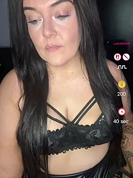 Snapshot of Miss_CurvesXXX chatting on May 29, 10:08 pm Miss CurvesXXX online show from May 29, 10:08 pm
