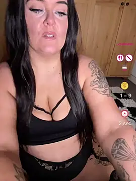 Snapshot of Miss_CurvesXXX chatting on June 12, 10:52 pm Miss CurvesXXX online show from June 12, 10:52 pm