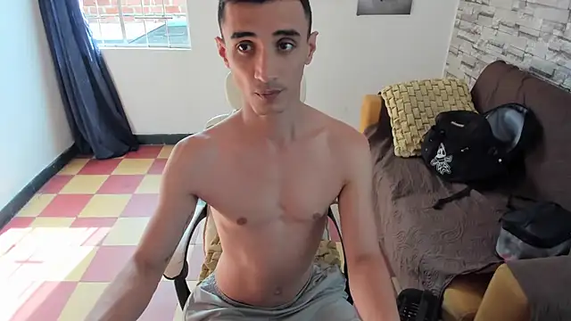 Snapshot of felipe_colinss chatting on May 6, 1:05 pm felipe colinss online show from May 6, 1:05 pm