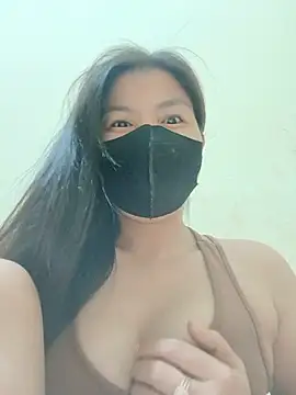 Snapshot of Lyly-68688 chatting on June 12, 1:26 am Lyly-68688 online show from June 12, 1:26 am