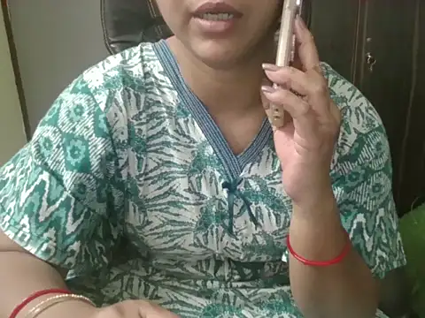 Snapshot of Adaa7 chatting on April 29, 8:04 pm Adaa7 online show from April 29, 8:04 pm