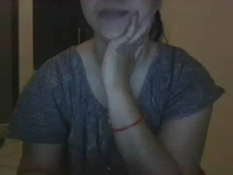 Snapshot of Adaa7 chatting on May 2, 9:47 am Adaa7 online show from May 2, 9:47 am