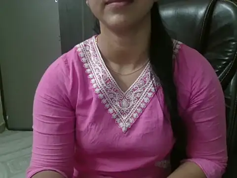 Snapshot of Adaa7 chatting on May 10, 9:25 am Adaa7 online show from May 10, 9:25 am