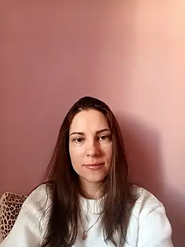 Snapshot of She-Moon chatting on January 13, 7:46 am She-Moon online show from January 13, 7:46 am