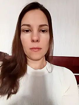 Snapshot of She-Moon chatting on January 19, 6:28 am She-Moon online show from January 19, 6:28 am