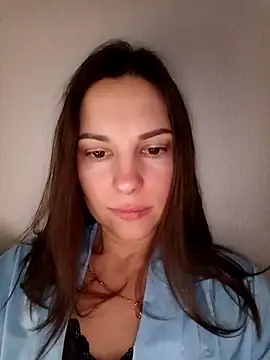 Snapshot of She-Moon chatting on February 4, 6:36 pm She-Moon online show from February 4, 6:36 pm