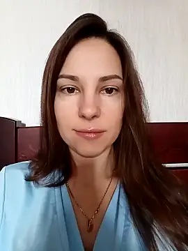 Snapshot of She-Moon chatting on February 8, 8:07 am She-Moon online show from February 8, 8:07 am