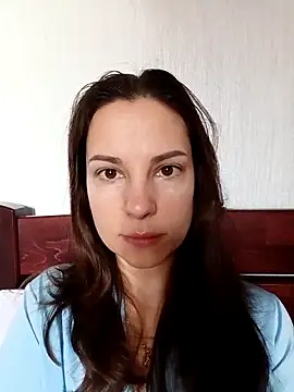 Snapshot of She-Moon chatting on February 10, 6:50 am She-Moon online show from February 10, 6:50 am