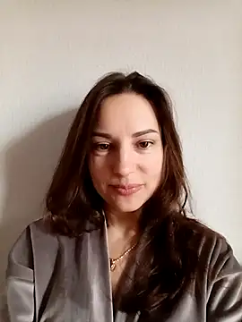 Snapshot of She-Moon chatting on February 13, 7:26 am She-Moon online show from February 13, 7:26 am