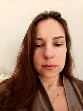 Snapshot of She-Moon chatting on March 1, 8:16 am She-Moon online show from March 1, 8:16 am