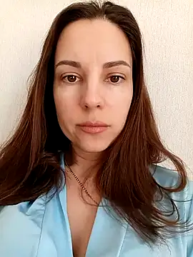 Snapshot of She-Moon chatting on March 8, 8:07 am She-Moon online show from March 8, 8:07 am