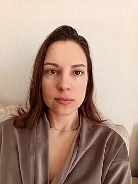 Snapshot of She-Moon chatting on March 9, 7:56 am She-Moon online show from March 9, 7:56 am