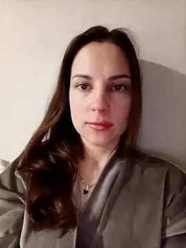 Snapshot of She-Moon chatting on March 16, 4:33 pm She-Moon online show from March 16, 4:33 pm