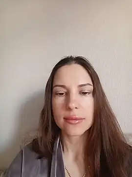Snapshot of She-Moon chatting on May 19, 5:47 am She-Moon online show from May 19, 5:47 am