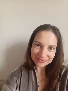 Snapshot of She-Moon chatting on June 1, 5:09 am She-Moon online show from June 1, 5:09 am