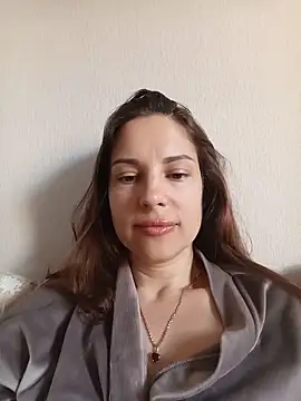 Snapshot of She-Moon chatting on June 8, 4:46 am She-Moon online show from June 8, 4:46 am