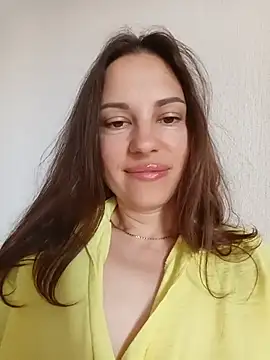 Snapshot of She-Moon chatting on June 10, 6:12 am She-Moon online show from June 10, 6:12 am