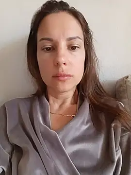 Snapshot of She-Moon chatting on July 7, 7:23 am She-Moon online show from July 7, 7:23 am
