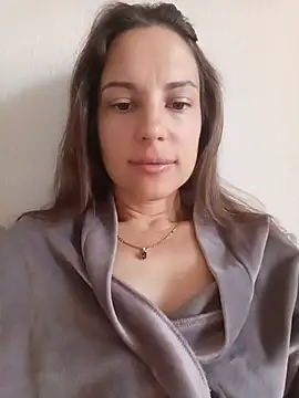 Snapshot of She-Moon chatting on July 12, 6:26 am She-Moon online show from July 12, 6:26 am