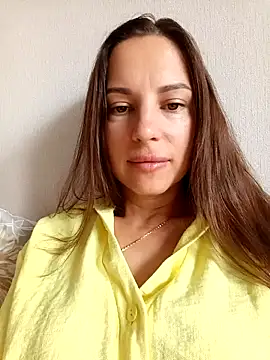 Snapshot of She-Moon chatting on July 20, 6:28 am She-Moon online show from July 20, 6:28 am