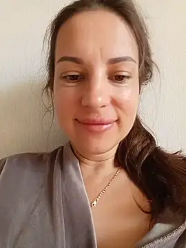 Snapshot of She-Moon chatting on July 31, 7:19 am She-Moon online show from July 31, 7:19 am