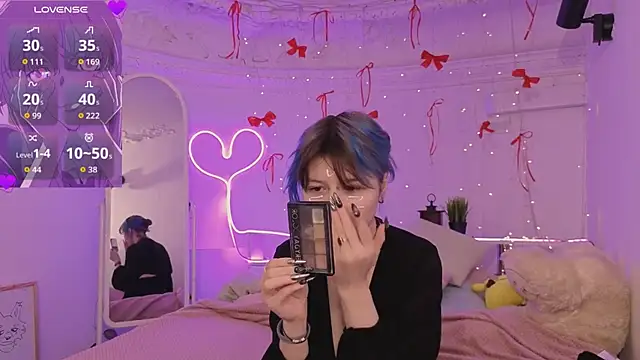 Ashley Veil online show from March 16, 8:35 pm