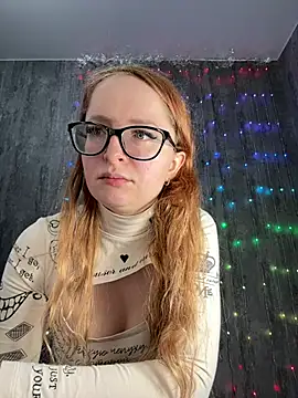 Snapshot of coy_girl_ chatting on February 6, 12:19 pm coy girl online show from February 6, 12:19 pm