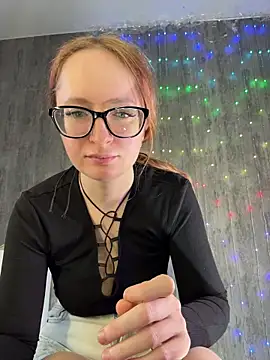 Snapshot of coy_girl_ chatting on February 7, 11:58 am coy girl online show from February 7, 11:58 am