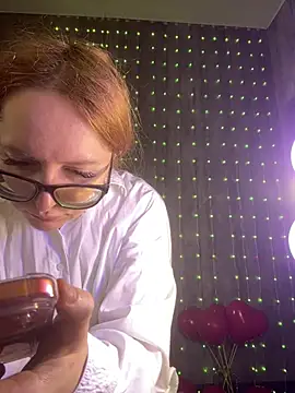 Snapshot of coy_girl_ chatting on February 16, 11:17 am coy girl online show from February 16, 11:17 am