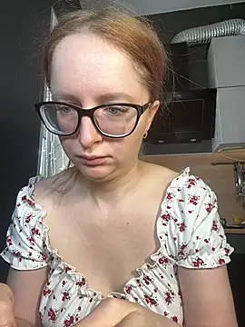 Snapshot of coy_girl_ chatting on February 19, 11:06 am coy girl online show from February 19, 11:06 am