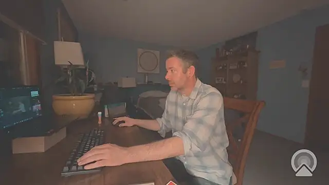 chrisw8140 online show from April 28, 4:06 am
