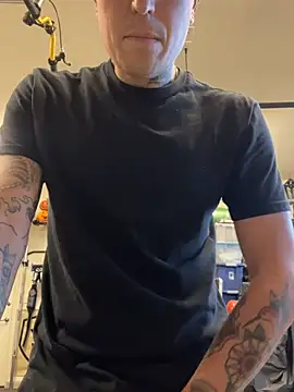 Snapshot of brngitdwn chatting on January 11, 11:10 pm brngitdwn online show from January 11, 11:10 pm