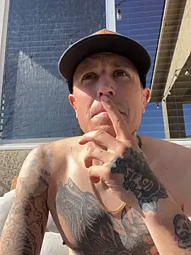 Snapshot of brngitdwn chatting on January 31, 7:23 pm brngitdwn online show from January 31, 7:23 pm