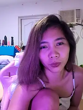Snapshot of 25sweetlilbunny chatting on August 6, 9:00 am 25sweetlilbunny online show from August 6, 9:00 am