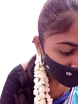 Snapshot of Tamil_Hot_RoyalQueen chatting on May 6, 10:31 am Tamil Hot RoyalQueen online show from May 6, 10:31 am