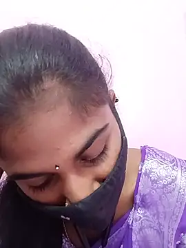 Snapshot of Tamil_Hot_RoyalQueen chatting on June 7, 6:33 pm Tamil Hot RoyalQueen online show from June 7, 6:33 pm
