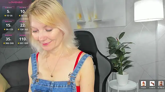 Julie Lucas online show from June 16, 12:02 am