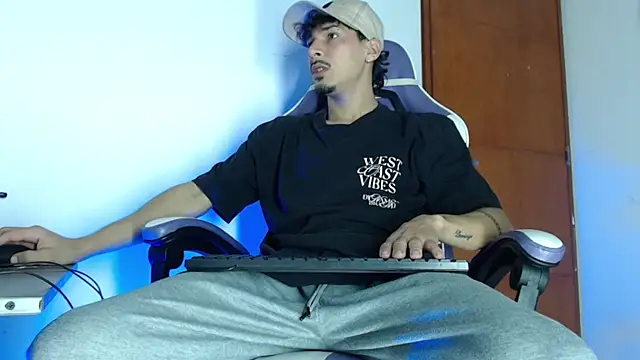 Snapshot of Yankees_xxx chatting on March 21, 11:15 am Yankees xxx online show from March 21, 11:15 am