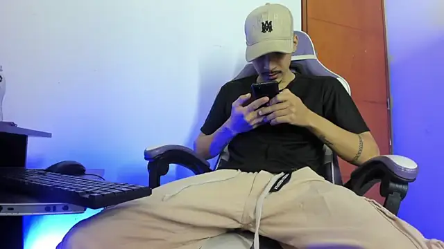 Snapshot of Yankees_xxx chatting on March 22, 11:57 am Yankees xxx online show from March 22, 11:57 am