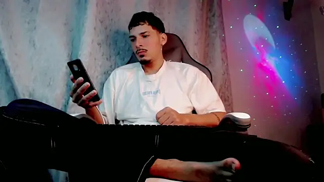 Snapshot of Yankees_xxx chatting on June 10, 11:09 am Yankees xxx online show from June 10, 11:09 am